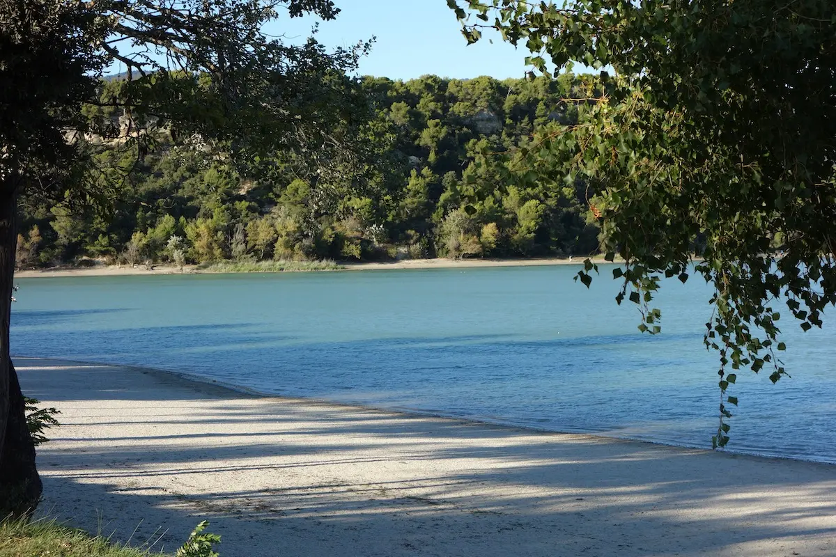 Plan d&rsquo;eau des Vannades à Manosque : le guide complet pour votre visite