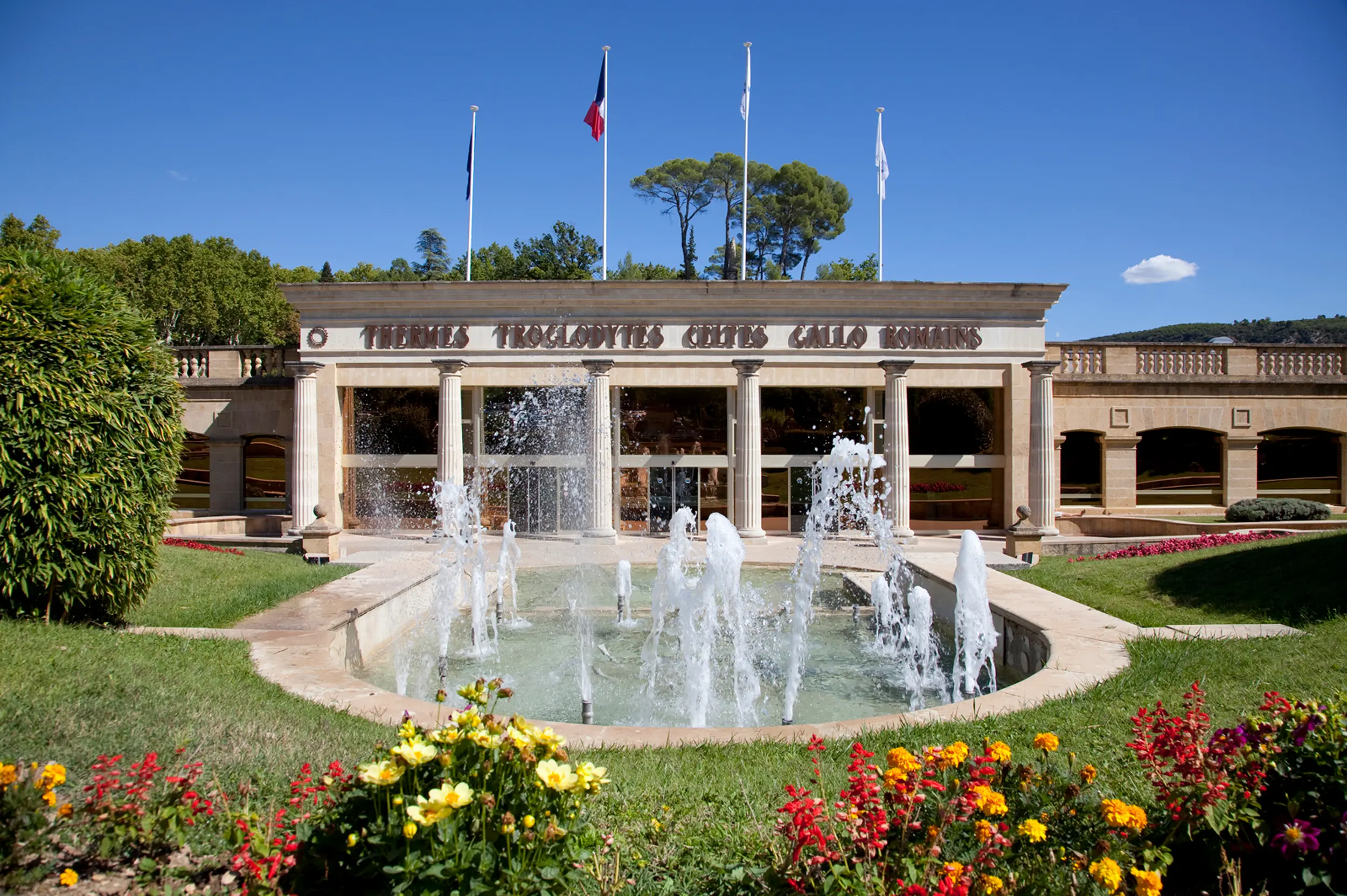 Thermes de Gréoux-les-Bains : guide complet cure thermale et bien-être en Provence