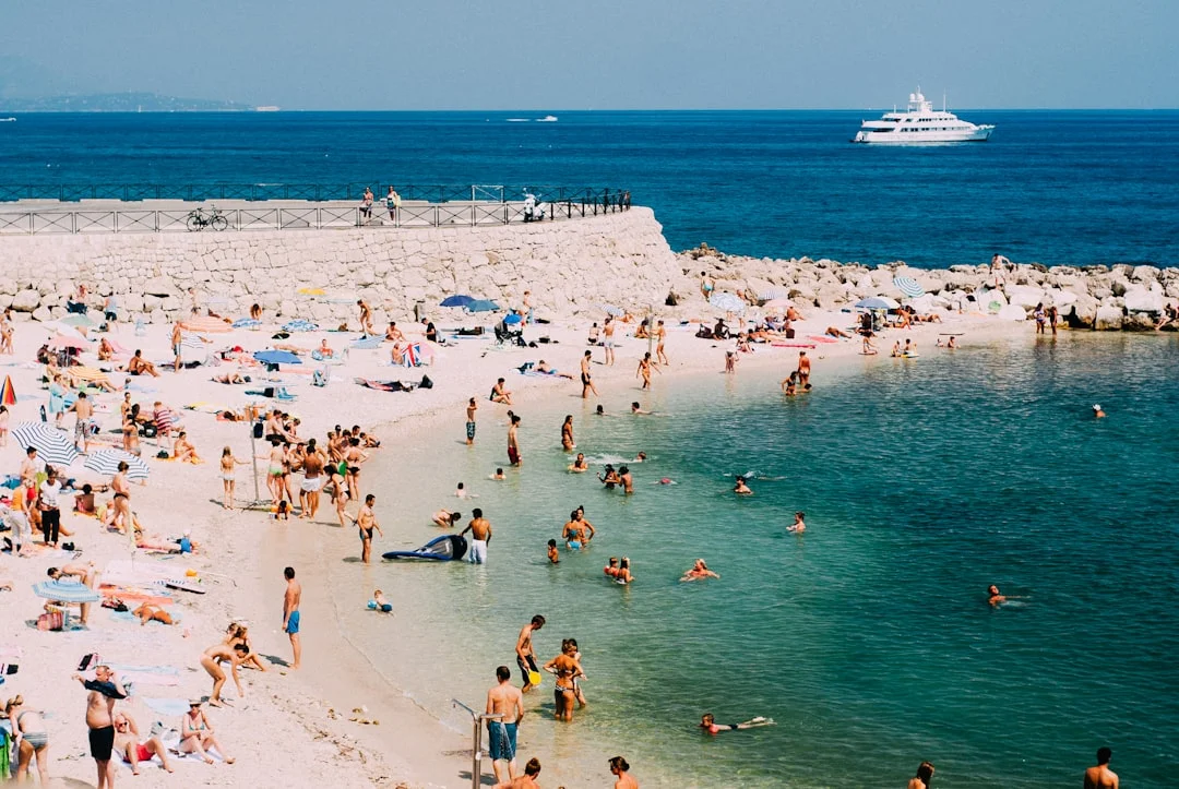 Plages de Barcarès : Guide des 8 km de Sable Fin sur le Littoral Catalan